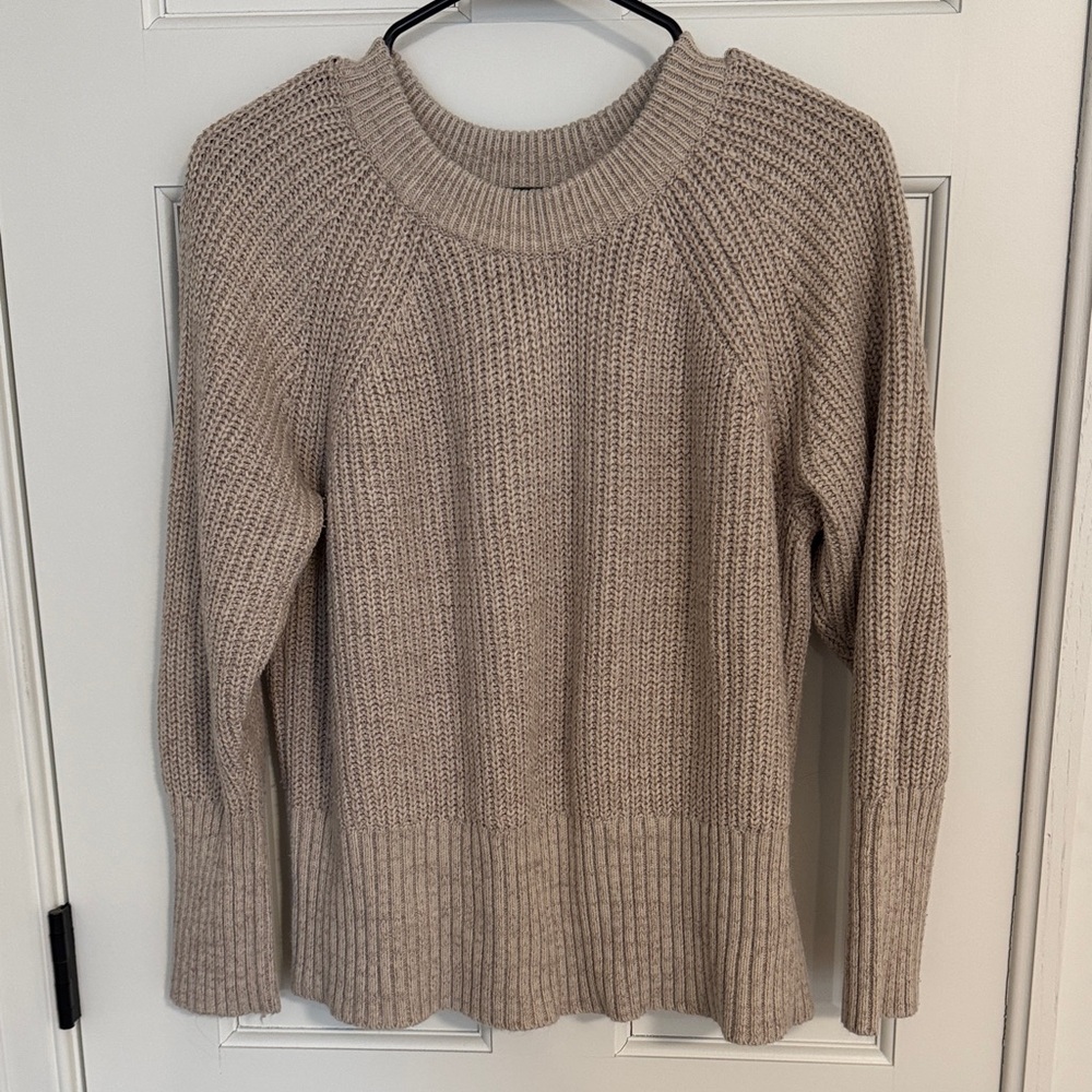 Universal Thread Neutral Taupe Ribbed Crewneck Sweater